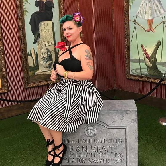 Meet your Posher, Clarissa - Picture 1 of 1